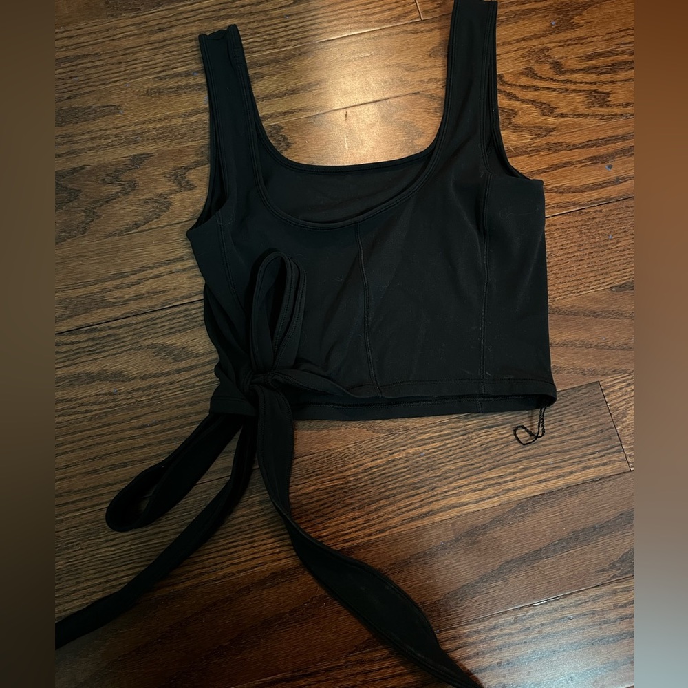 lululemon bow tie side crop top
